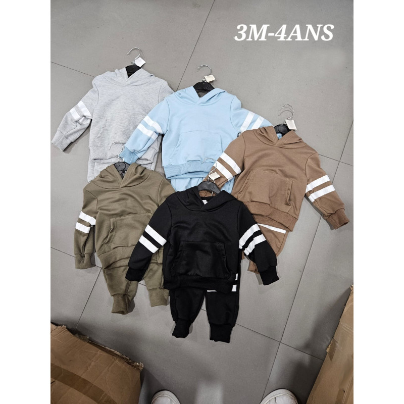 Pantalon jeans en cuir de veau noir avec bandes blanches sur les côtés