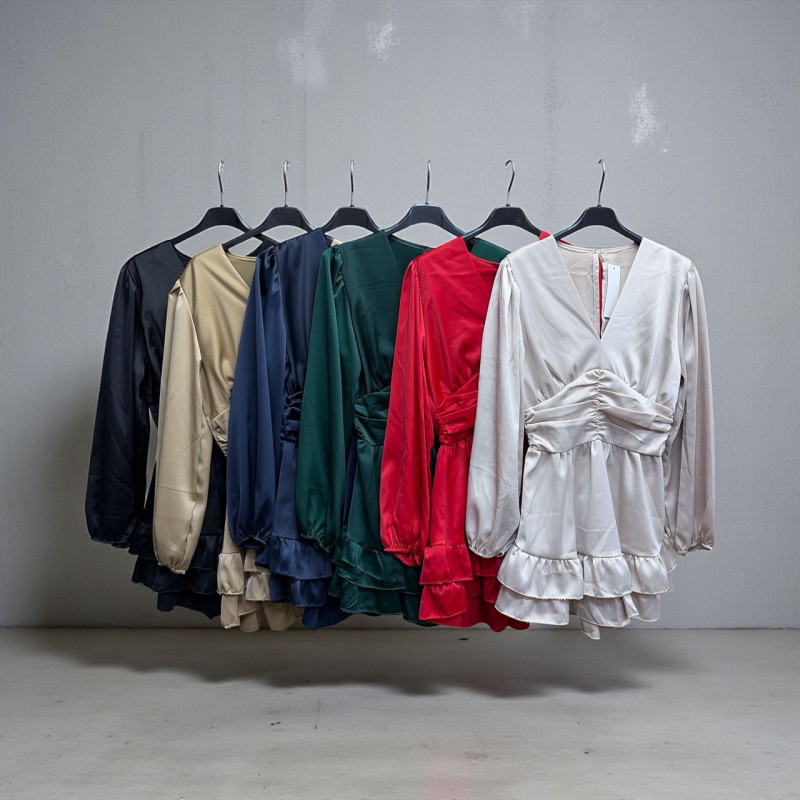 robes élégantes à volant et nœud frontal