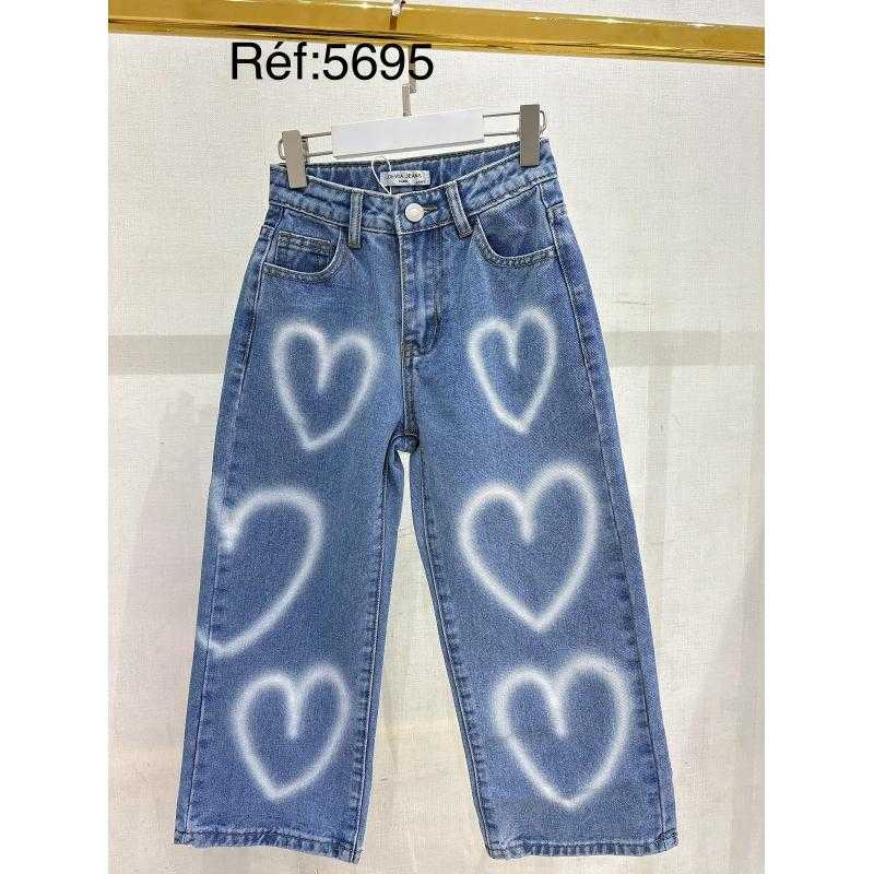 Pack of 6 – Girls wide jeans with spray heart pattern – Trendy kids fashion