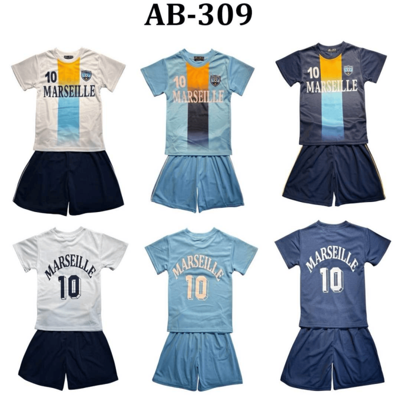Ensemble sport enfant avec t-shirt Marseille blanc et short bleu marine.