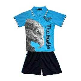 Ensemble garçon avec polo blanc imprimé aigle et short marine.