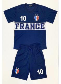 Ensemble sport enfant France avec t-shirt blanc et short bleu assorti.