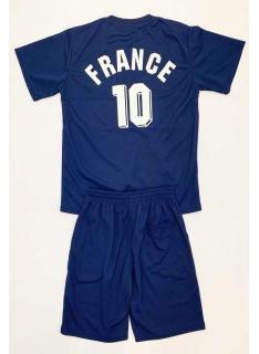 Sportieve kinderset France met wit T-shirt en bijpassende blauwe short.
