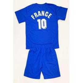 Sportieve kinderset France met wit T-shirt en bijpassende blauwe short.