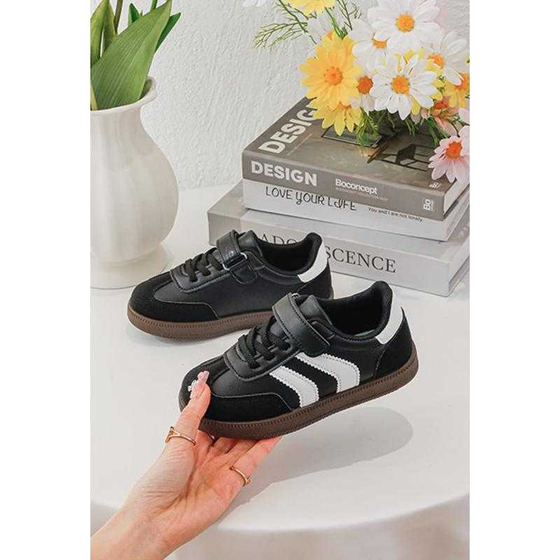Set van 12 – Meisjes retro sneakers met klittenband (25-30)