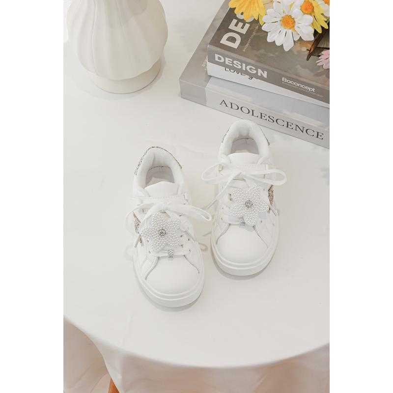 Set van 12 – Witte kindersneakers met gouden glitters en parelblikvanger (25-30)