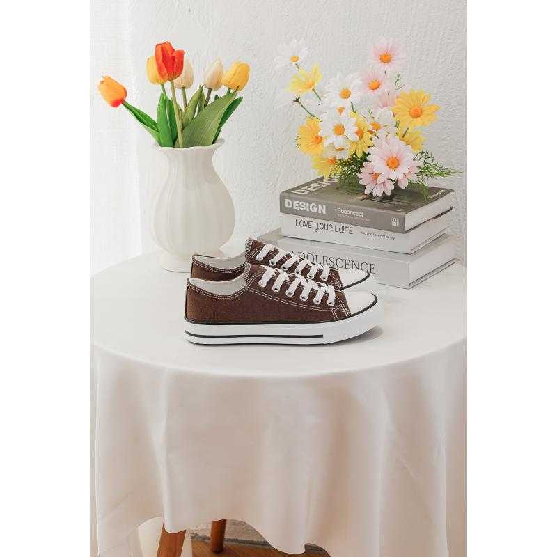 Set van 12 – Lage dames canvas sneakers in effen kleuren (36-41)