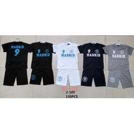 Ensemble garçon MADRID avec t-shirt football et short assorti en plusieurs coloris.