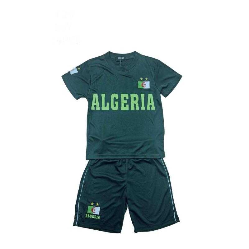 Ensemble garçon ALGERIA vert avec t-shirt à manches courtes et short assorti.