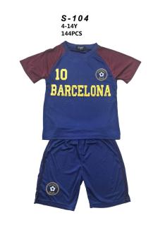 Ensemble garçon BARCELONA football avec t-shirt bleu marine et short assorti.