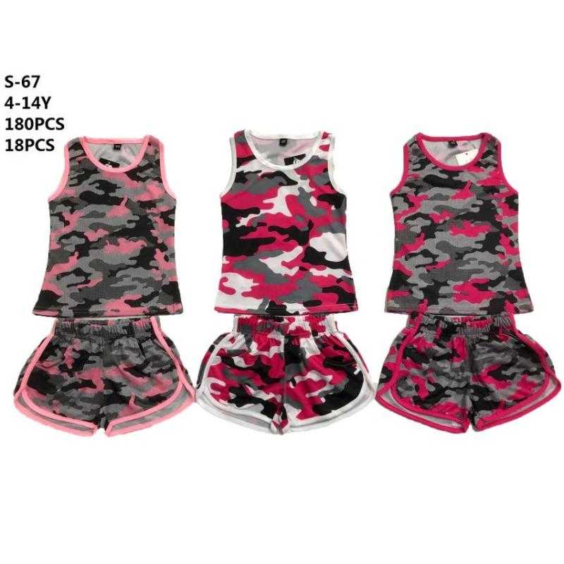 Set van 18 – Meisjessets met top en short in camouflageprint
