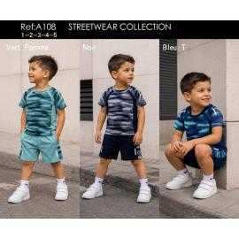Ensemble garçon streetwear avec t-shirt imprimé et short assorti en plusieurs coloris.