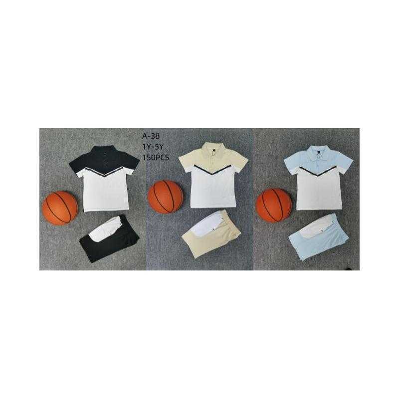 Ensemble garçon avec polo sport contrasté et short assorti en plusieurs coloris. Ensemble garçon avec polo sport contrasté et short assorti en plusieurs coloris.