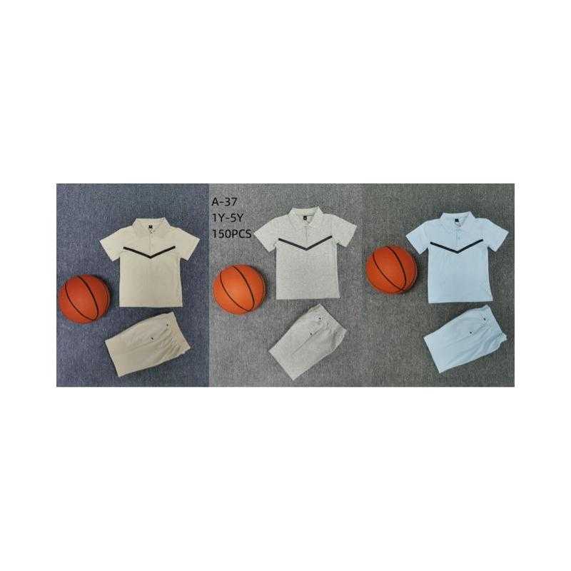 Ensemble garçon avec polo sport contrasté et short assorti en plusieurs coloris. Ensemble garçon avec polo sport contrasté et short assorti en plusieurs coloris.