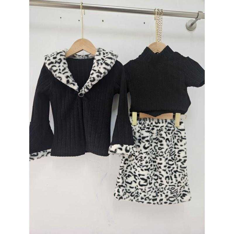 Lot de 6 – Ensemble trois pièces veste et jupe en fausse fourrure léopard avec haut