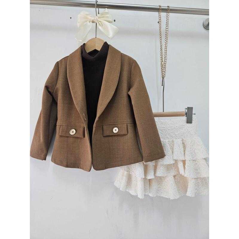 Set van 7 – Blazer, coltrui en kanten volantsrok driedelige set