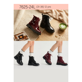Set van 12 – Veterboots met...